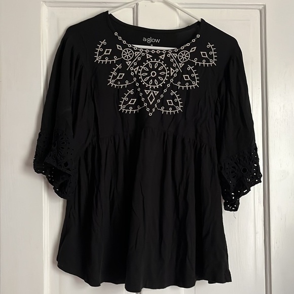 3 for $15 🌻🌻 A Glow black Maternity shirt eyelet embroidery XS - Picture 1 of 4